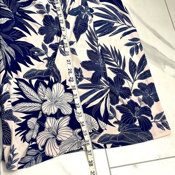 Chaps Floral Navy and White Fitted Dress Gathered Twist at Hip Boat Neck Size M - Picture 9 of 9